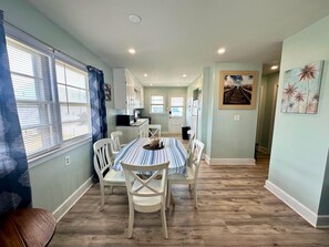 Dining - The Reef Apartments Unit #3 - Downtown - Bayside (Ocean City)