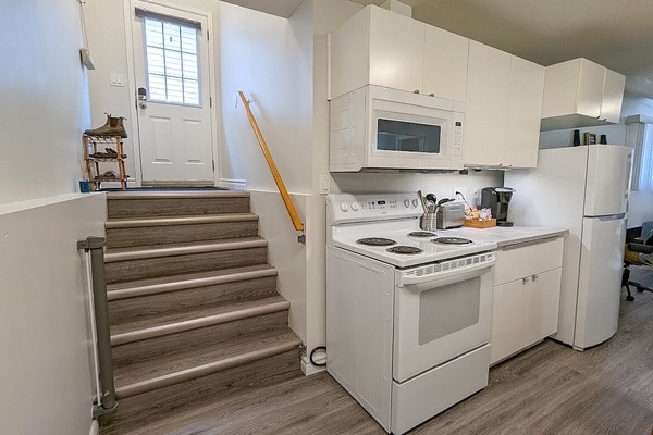 Refrigerador, microondas, horno, placa de cocina