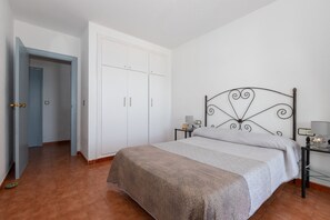 2 bedrooms, iron/ironing board, free WiFi, bed sheets - CASA SILOAM - Wonderful house with sea views, shared swimming pool and free WIFI (Torrox)