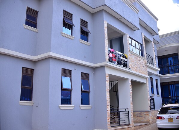 Exterior - Stunning 2-Bed Apartment in Namugongo Town Kampala (Namugongo Town)