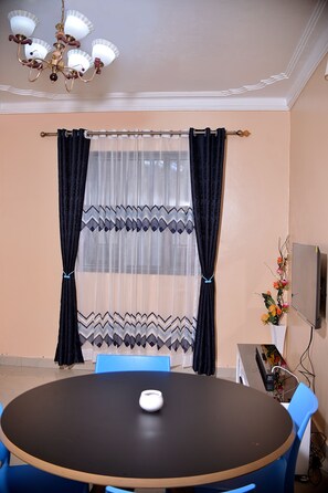 Dining - Stunning 2-Bed Apartment in Namugongo Town Kampala (Namugongo Town)