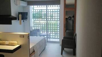 1 habitación, tabla de planchar con plancha, wifi y ropa de cama