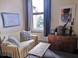 TV - Cosy 1 Bed Flat Hideout - Sleeps 2 w Free Parking (London)