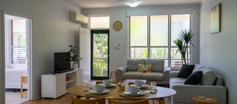 NIGHTCLIFF RETREAT -  Stylish 2BR Apt