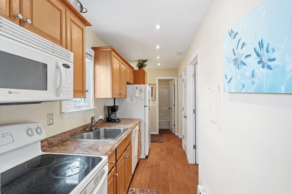 Microwave, oven, stovetop, dishwasher