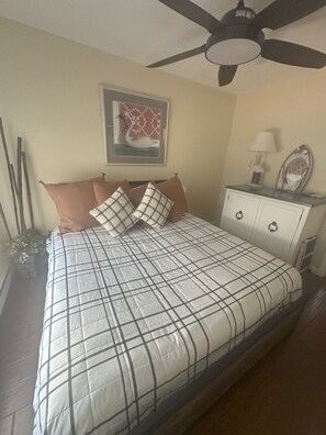 2 bedrooms, WiFi - Pool side Near Bay 2-Bedroom Condo (Seaside Heights)