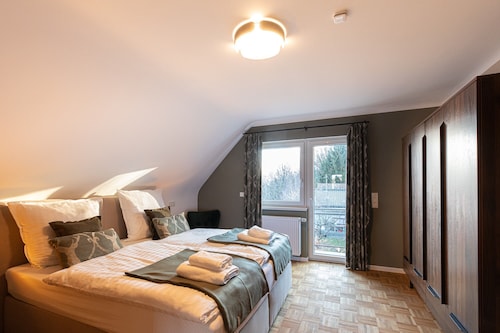 Ferienhaus 'Haus Cervus' mit privater Terrasse, privatem Garten und WLAN