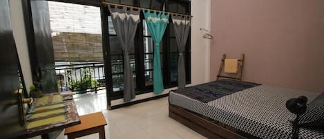 Standard Double Room | Free WiFi, bed sheets