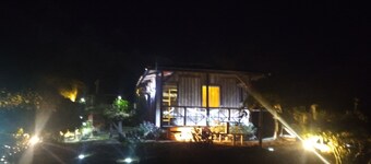 Sustainable Solar House, Amazing View, Rural & pet-friendly!