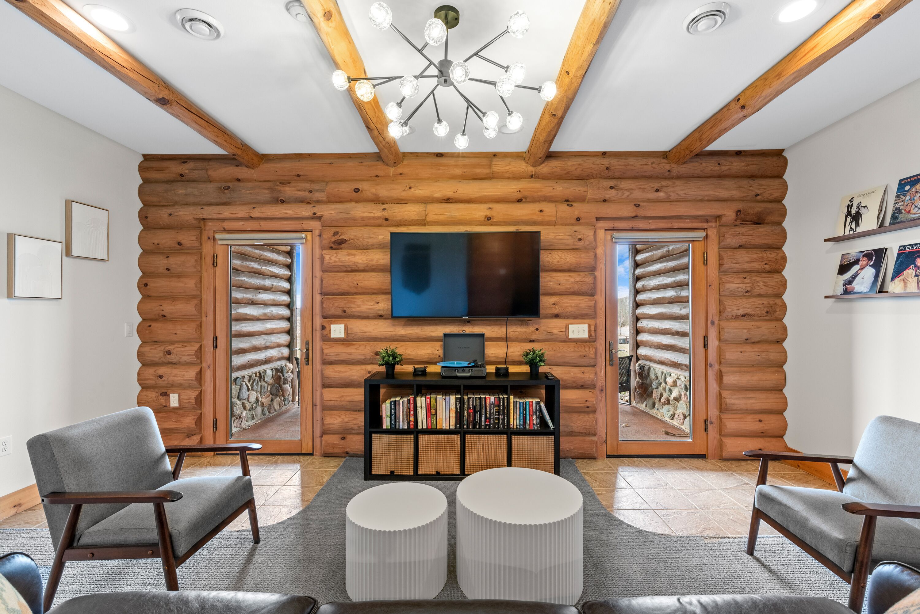 电视、壁炉、音乐库