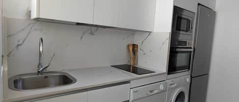 Fridge, microwave, dishwasher, coffee/tea maker