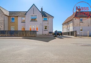 Exterior - 3 Bedroom Apartment by Klass Living  Coatbridge (Coatbridge)