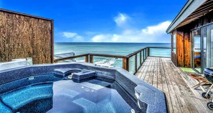 Romantic Ocean Front Villa - Private Beach Access - Pet friendly