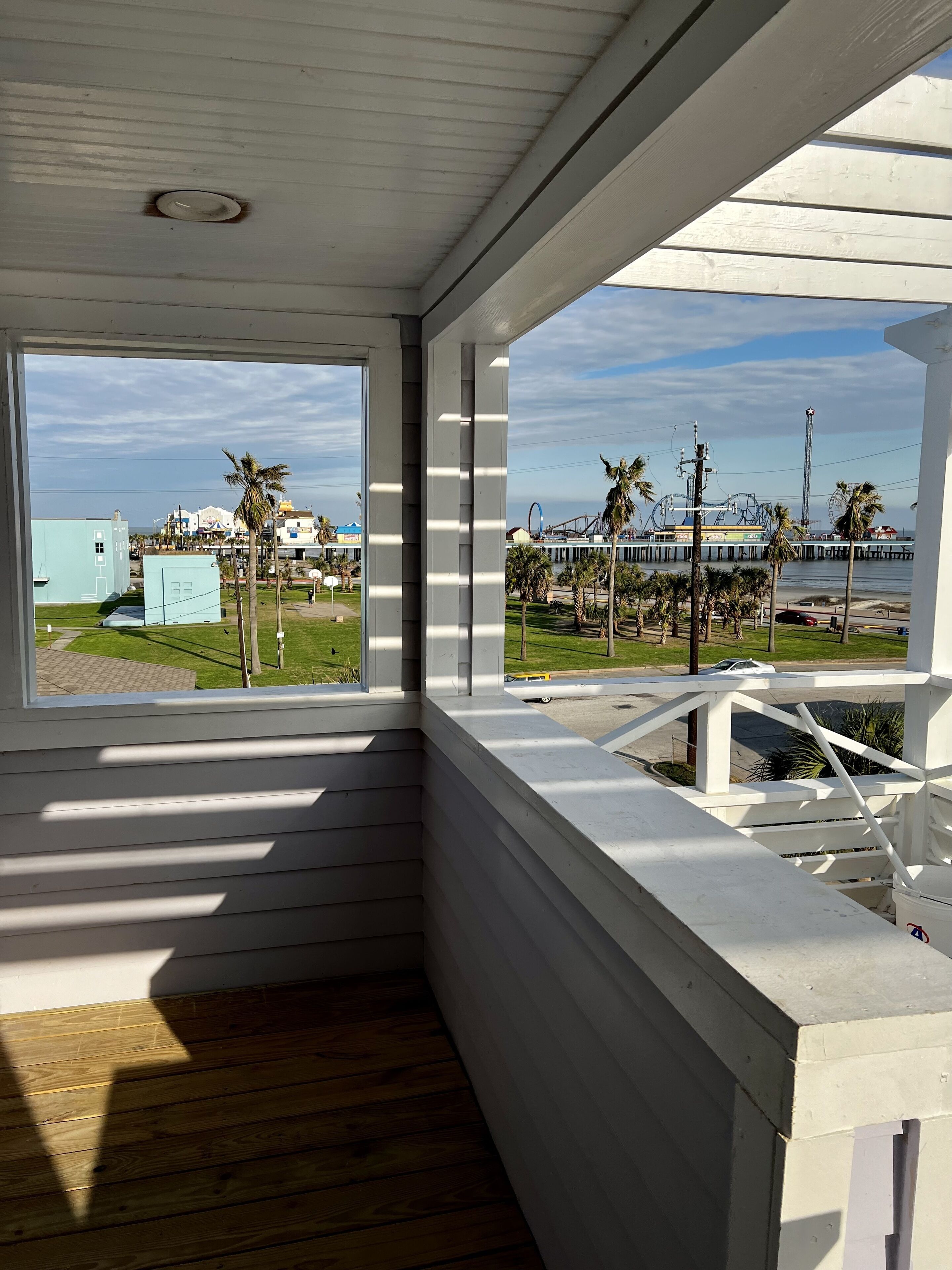 Beach Home across from Pleasure pier