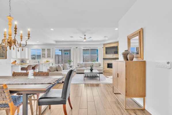 Smart TV, fireplace, offices