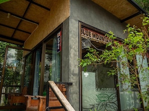Family Triple Room | Free WiFi, bed sheets - Beach Box Resort (Rayong)