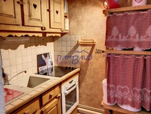 Fridge, oven, dishwasher, toaster