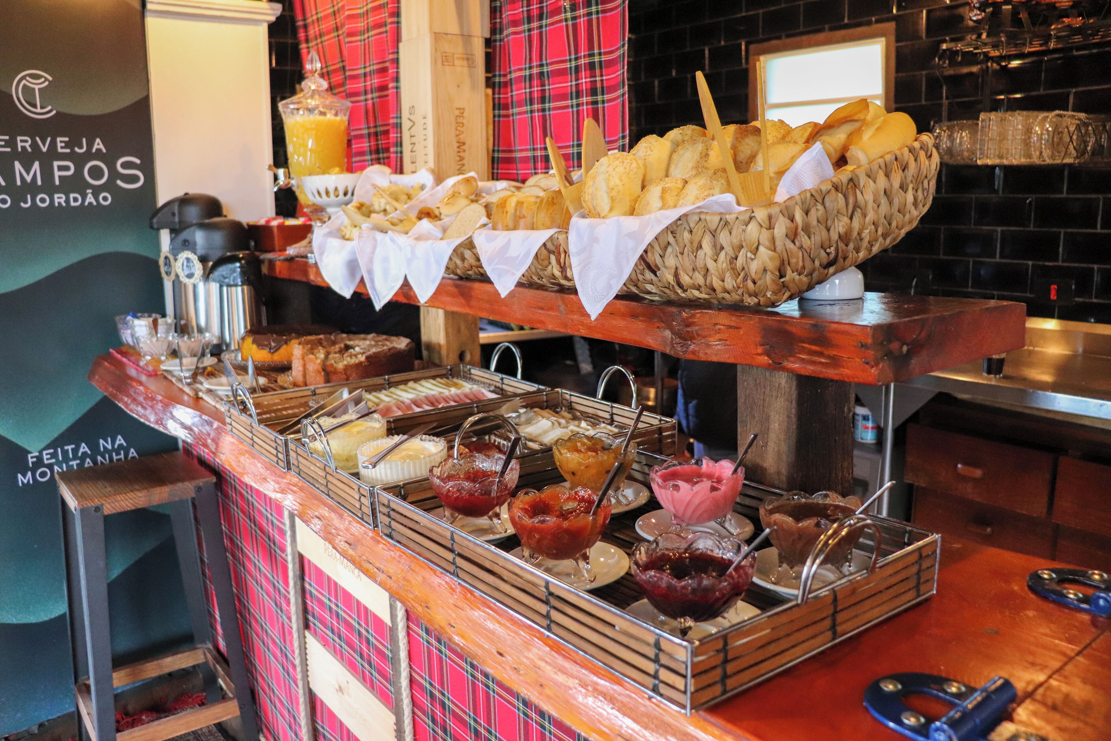 Bao gồm bữa sáng buffet hàng ngày 