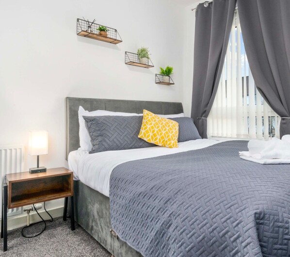 4 soverom, strykejern/-brett, reiseseng for barn og wi-fi (inkludert)