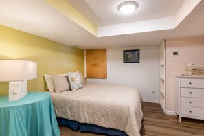 1 bedroom, free WiFi, bed sheets - Cool Spring waterfront apartment with pier mins to Annapolis (Arnold)