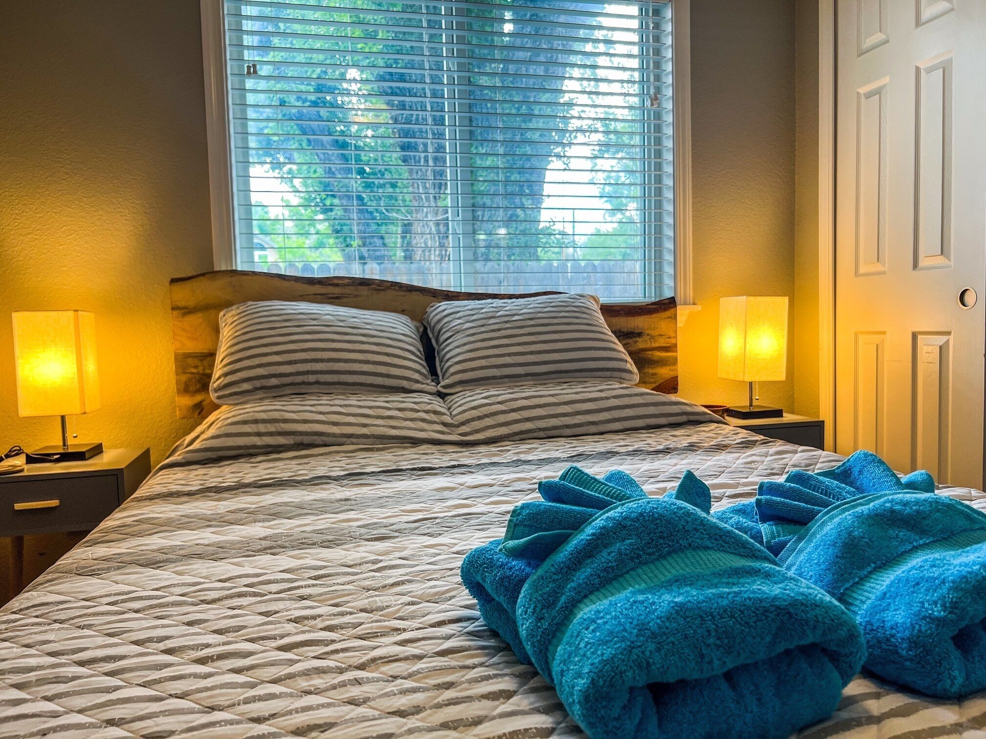 4 chambres, lit parapluie, Wi-Fi gratuit, draps fournis