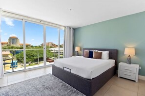 3 soverom, safe på rommet, skrivebord og strykejern/-brett