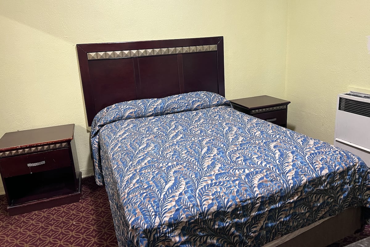 Habitación Deluxe, 1 cama Queen size, con acceso para personas discapacitadas | Ropa de cama