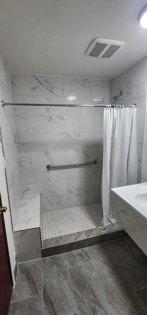 Economy Single Room, Shared Bathroom | Baño compartido
