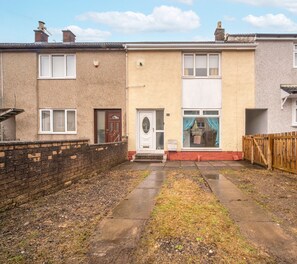 Exterior - 2 Bedroom Rothesay House by Klass Living Coatbridge (Coatbridge)