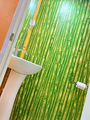 Håndklær, såpe og toalettpapir