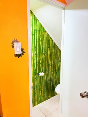 Håndklær, såpe og toalettpapir