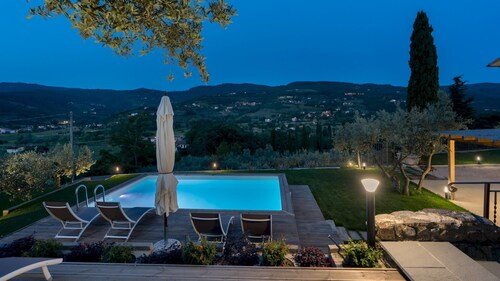 Terrazza Sulla Valle 4 2 Emma Villas