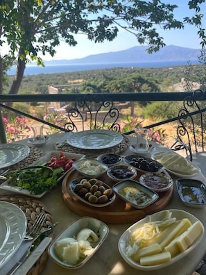 Free daily local cuisine breakfast  - Assos Ada (Ayvacik)