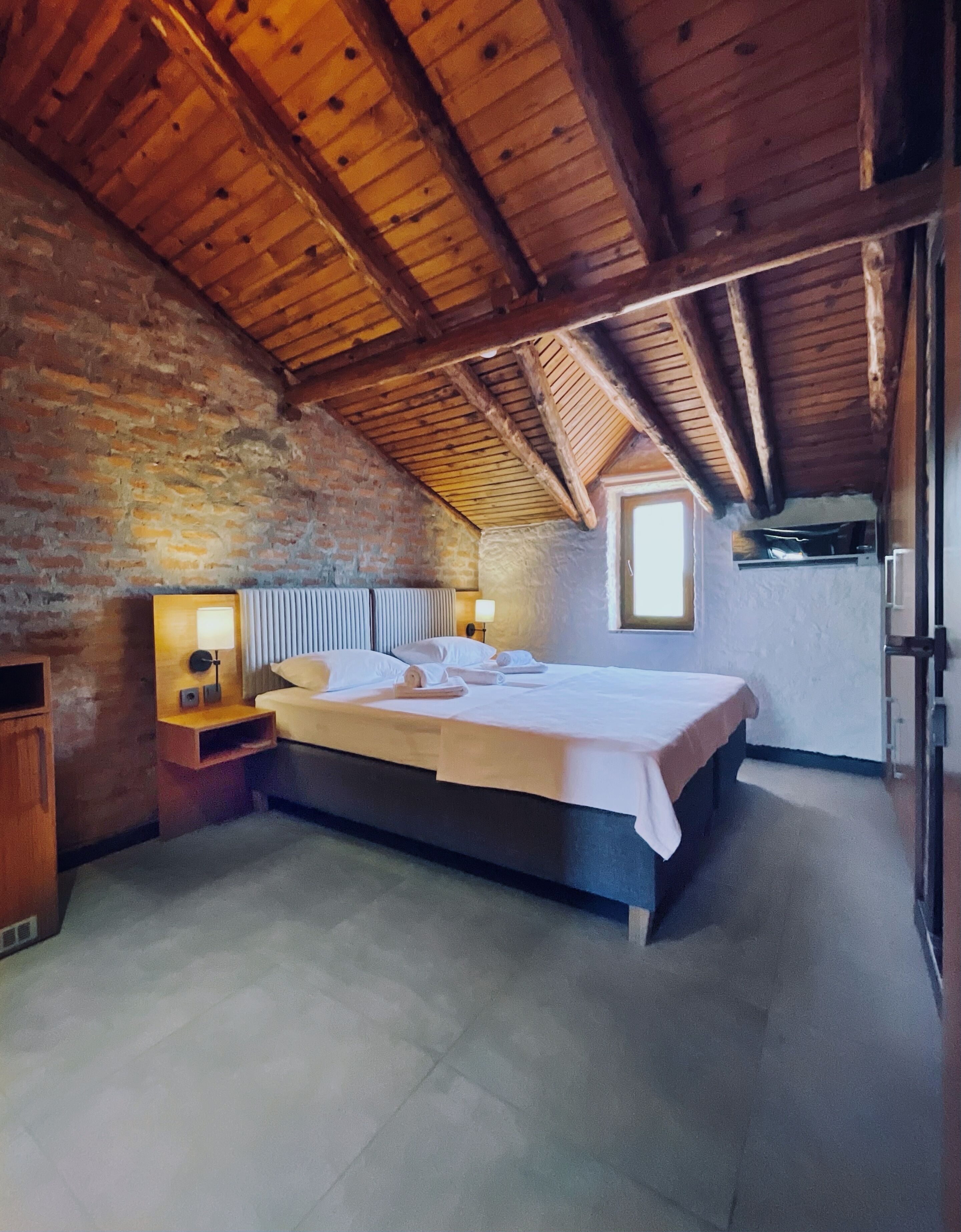 Classic Double Room | Bed sheets