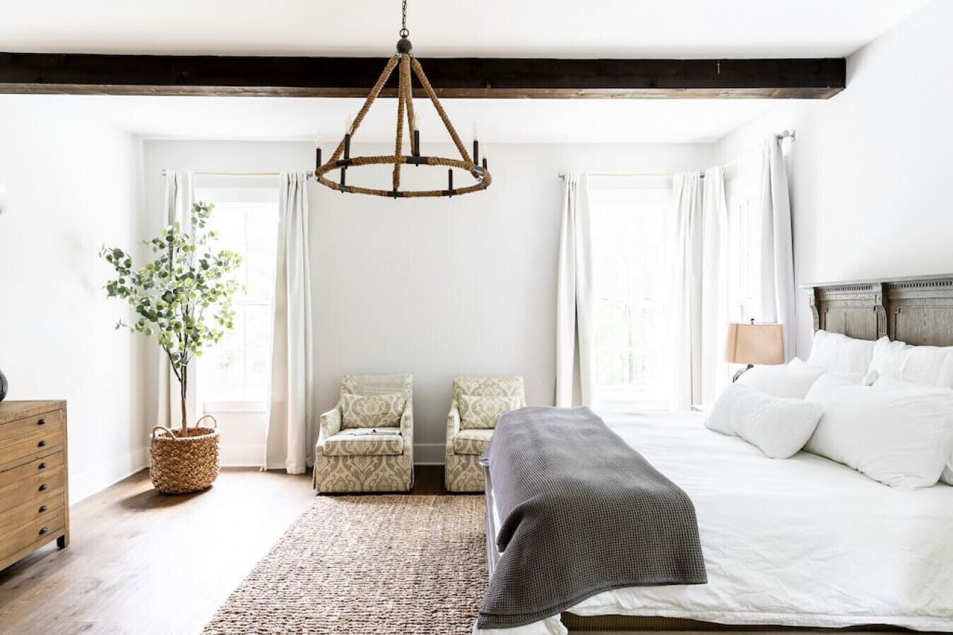 7 quartos, ferros/tábuas de passar roupa, Wi-Fi de cortesia