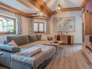 TV - Family-friendly holiday apartment with garden (Kelchsau)