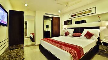 Royal Suite | Soundproofing, iron/ironing board, free WiFi, bed sheets