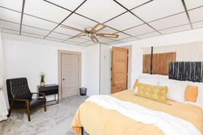 2 Schlafzimmer, Schreibtisch, Bügeleisen/Bügelbrett, WLAN