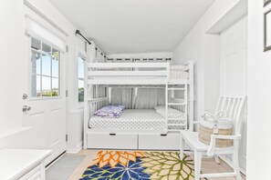 5 chambres, fer et planche à repasser, Wi-Fi, draps fournis