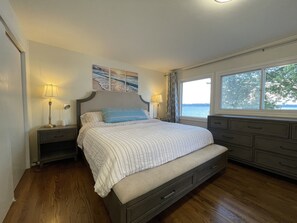 5 bedrooms, iron/ironing board, WiFi, bed sheets