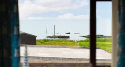 Bellrock View - Traditional Coastal Retreat