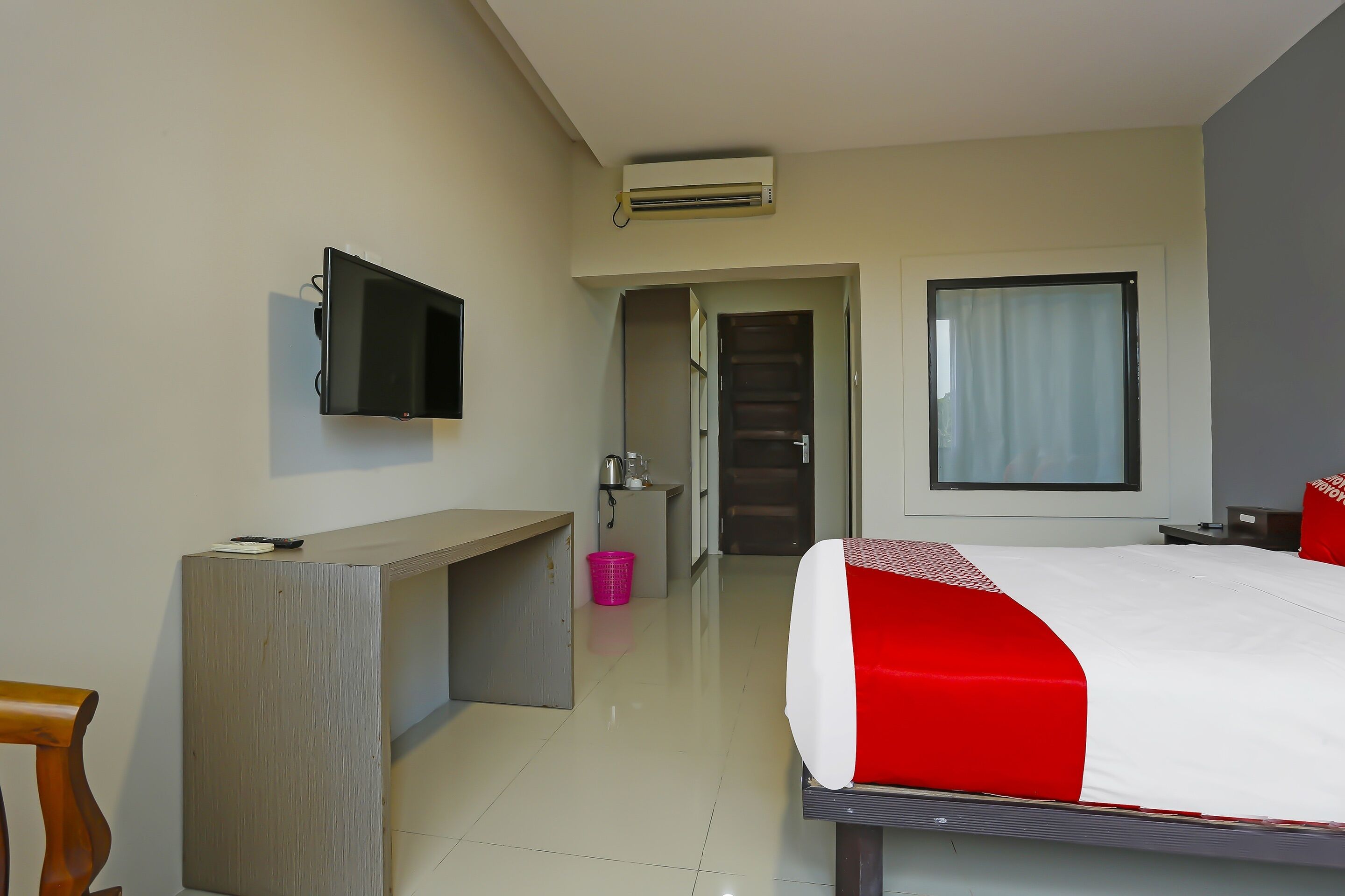 deluxe double room | free wifi, bed sheets