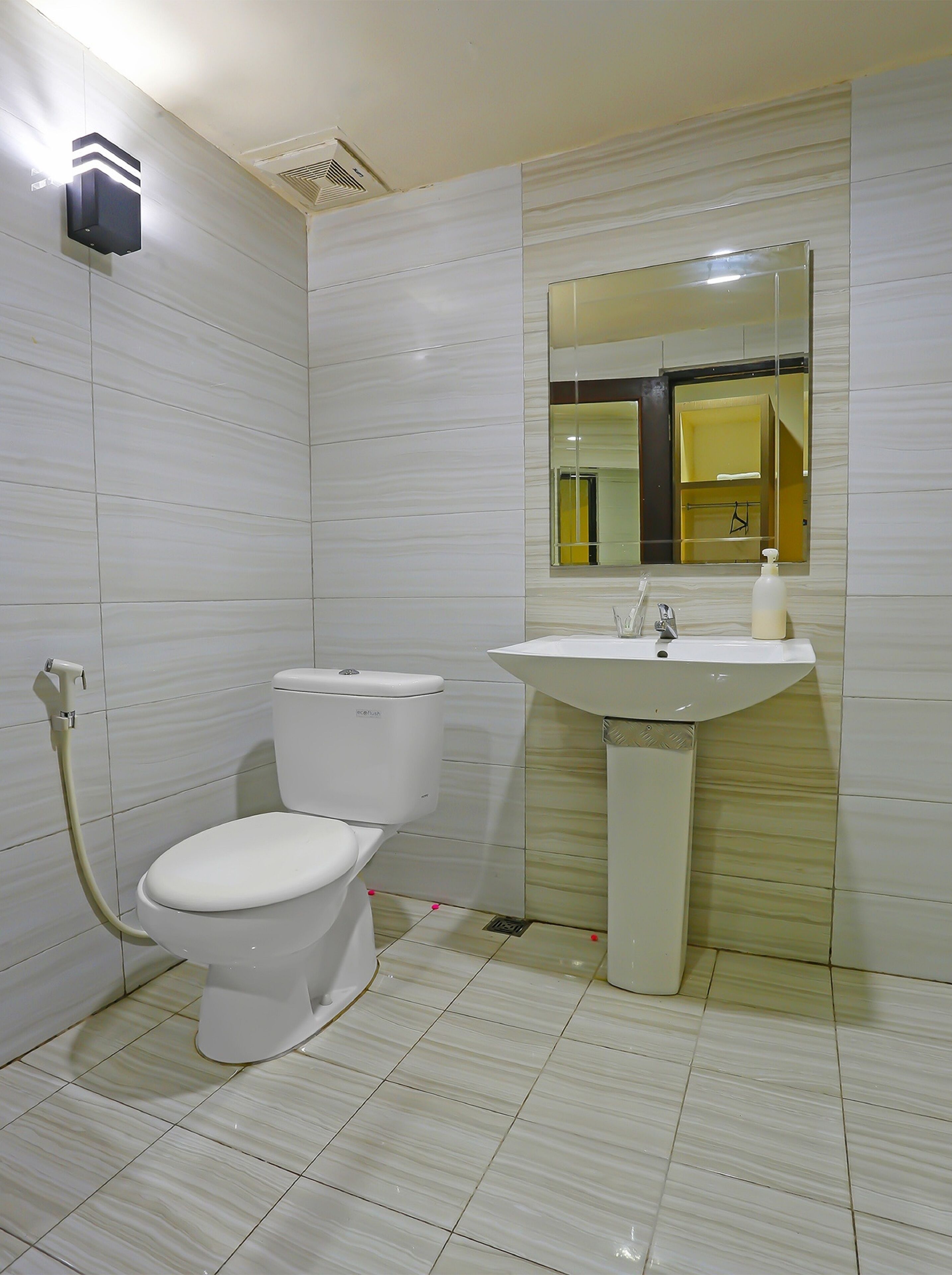 standard twin room | bathroom | shower