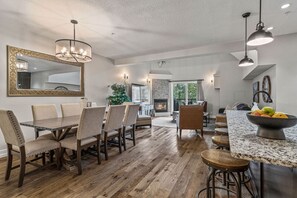 Dining - Private Rooftop Hot Tub | Resort Access (Canmore)