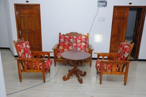 Flat-screen TV - Amis hotel (Jaffna)