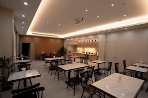 Dining - Qianyi Yicheng Hotel (Yulin Shizi Street Yuntian Palace) (Yulin)