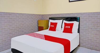 OYO 92359 Kost Maluku 36 Family Residence