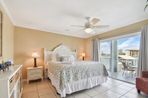 1 habitación, escritorio, tabla de planchar con plancha y wifi 