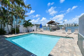 Pool - Enchanted Inn Suite #5: Waterfront, Pool, Fishing Dock, Boat Docks & Tiki Bar! (Clearwater)