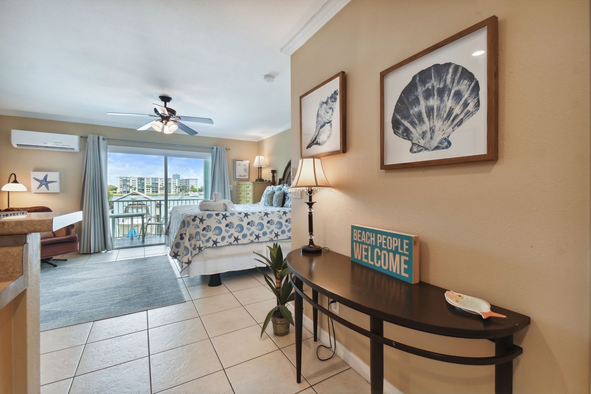 1 slaapkamer, een bureau, een strijkplank/strijkijzer, wifi